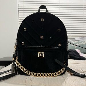 vs backpack